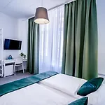 Hotel Elisabeth Old Town 3*