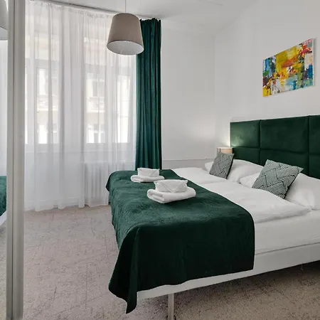 Hotel Elisabeth Old Town 3*