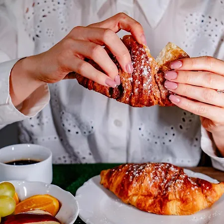 Elisabeth Old Town Hotel