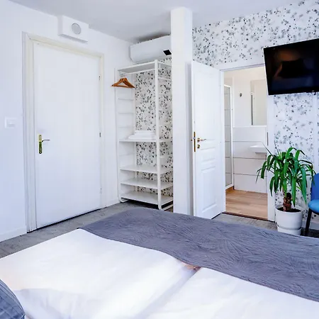 Hotel Elisabeth Old Town 3*