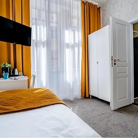 Hotel Elisabeth Old Town 3*