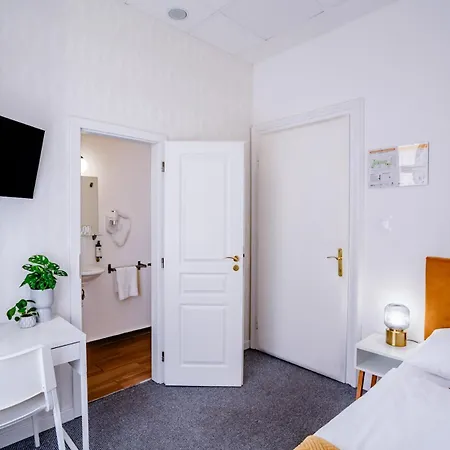 Elisabeth Old Town Hotell 3*