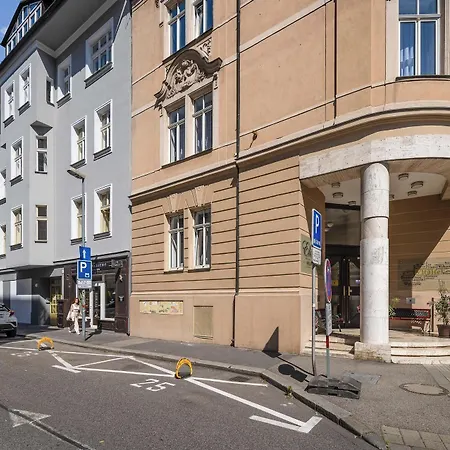 Hotel Elisabeth Old Town 3*