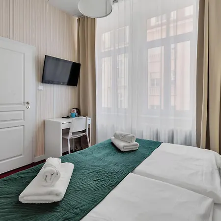 Elisabeth Old Town Hotell 3*