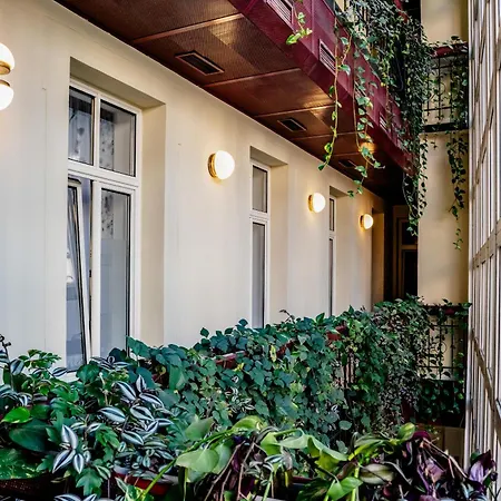 Elisabeth Old Town Hotel